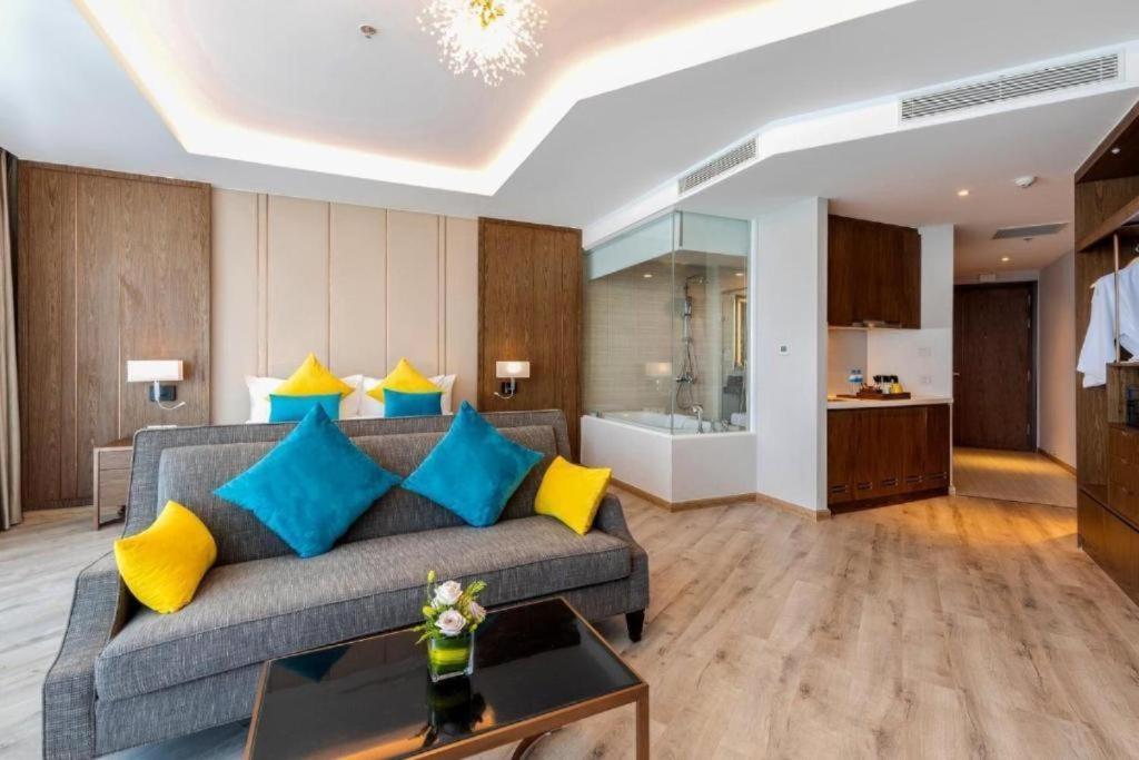 Luxury Seaview Panorama Nha Trang By Luna Exterior photo