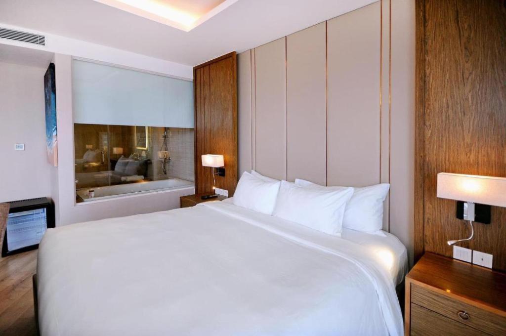 Luxury Seaview Panorama Nha Trang By Luna Exterior photo