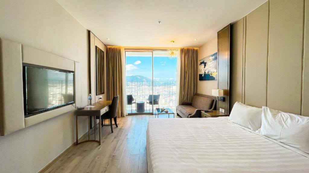Luxury Seaview Panorama Nha Trang By Luna Exterior photo